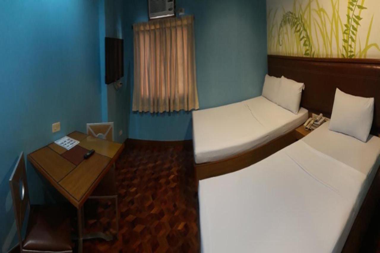 Park Bed And Breakfast Hotel Pasay Exterior photo