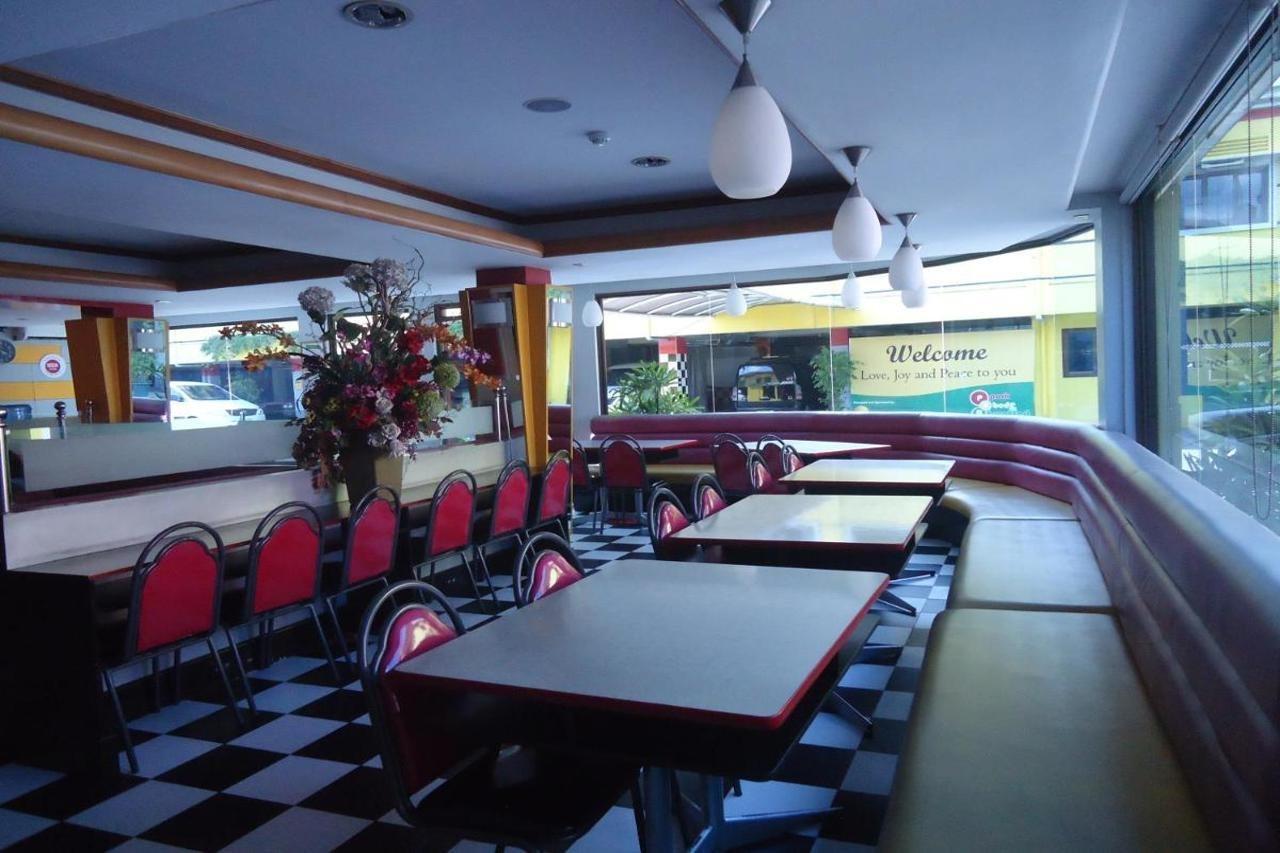Park Bed And Breakfast Hotel Pasay Exterior photo