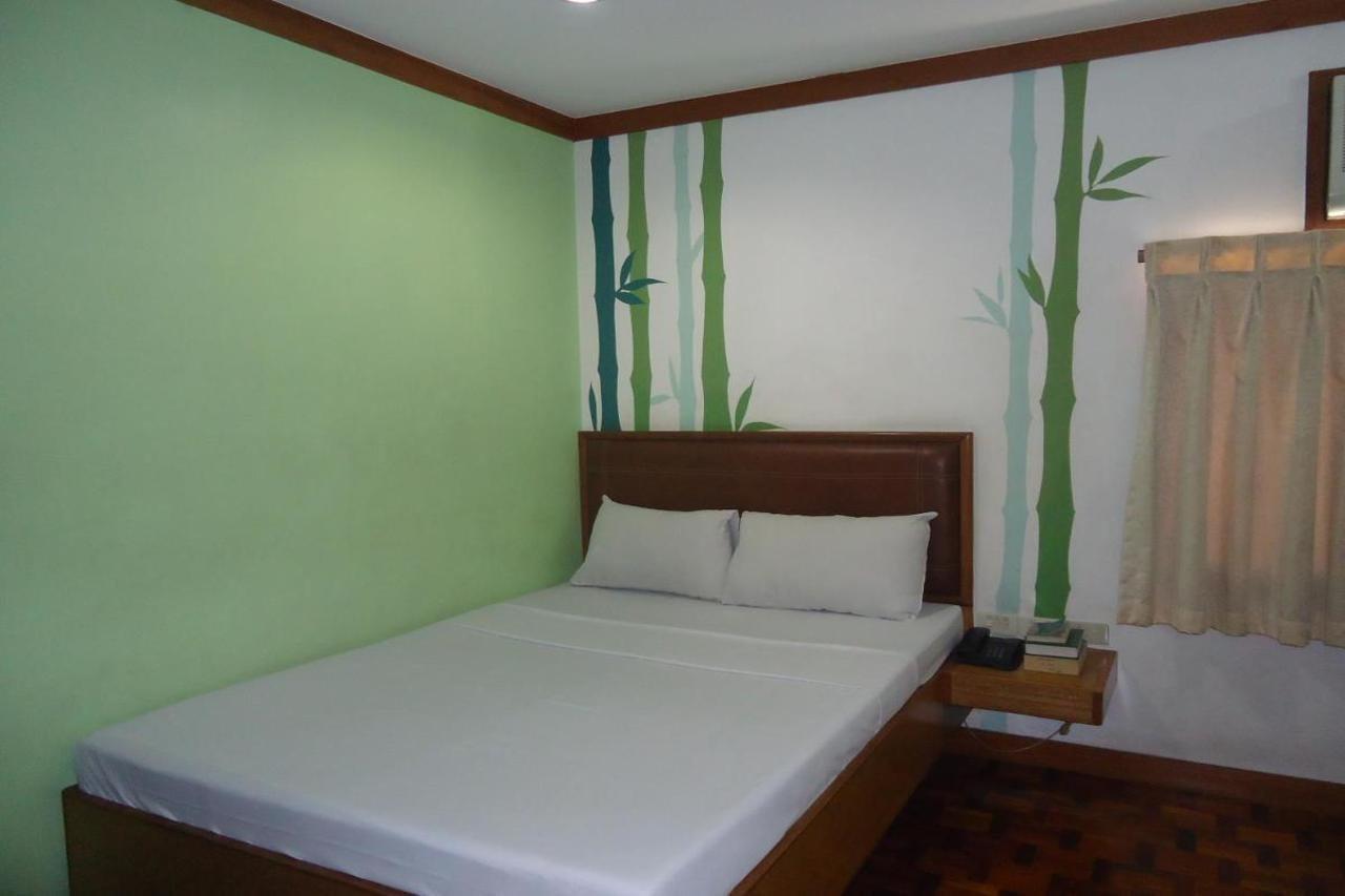 Park Bed And Breakfast Hotel Pasay Exterior photo