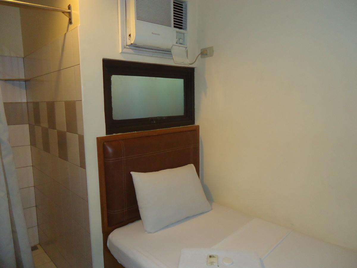 Park Bed And Breakfast Hotel Pasay Exterior photo