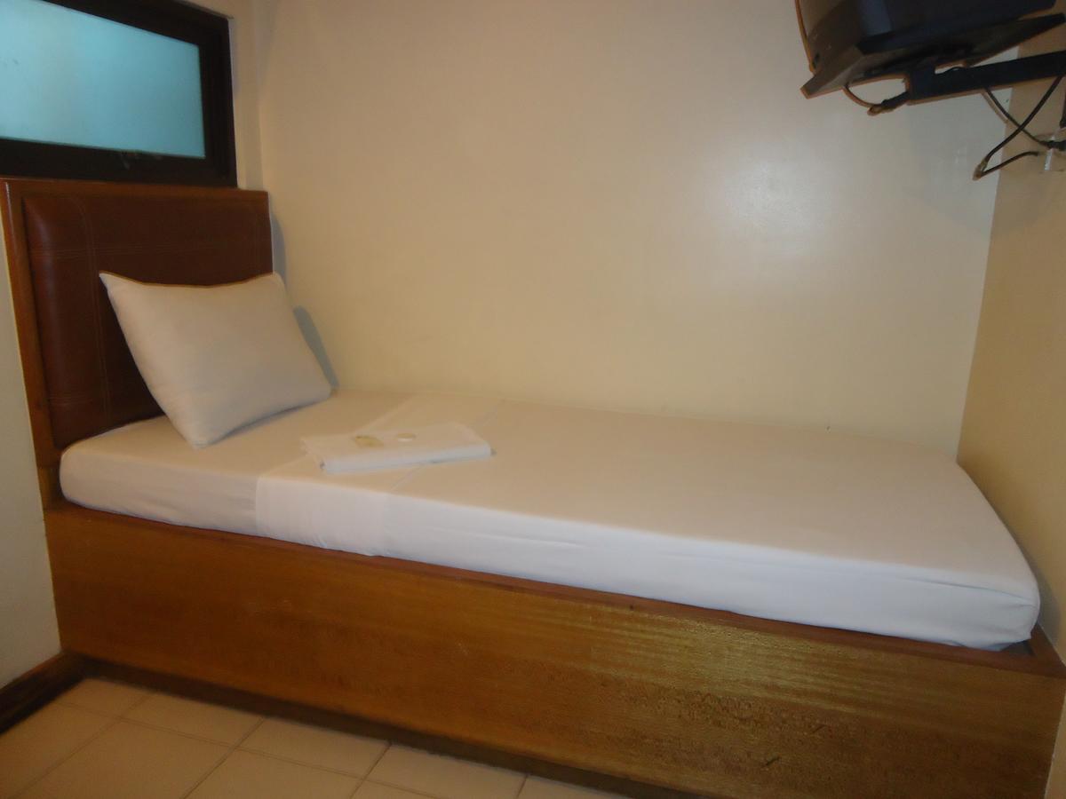 Park Bed And Breakfast Hotel Pasay Exterior photo