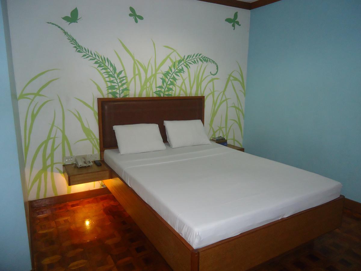 Park Bed And Breakfast Hotel Pasay Exterior photo