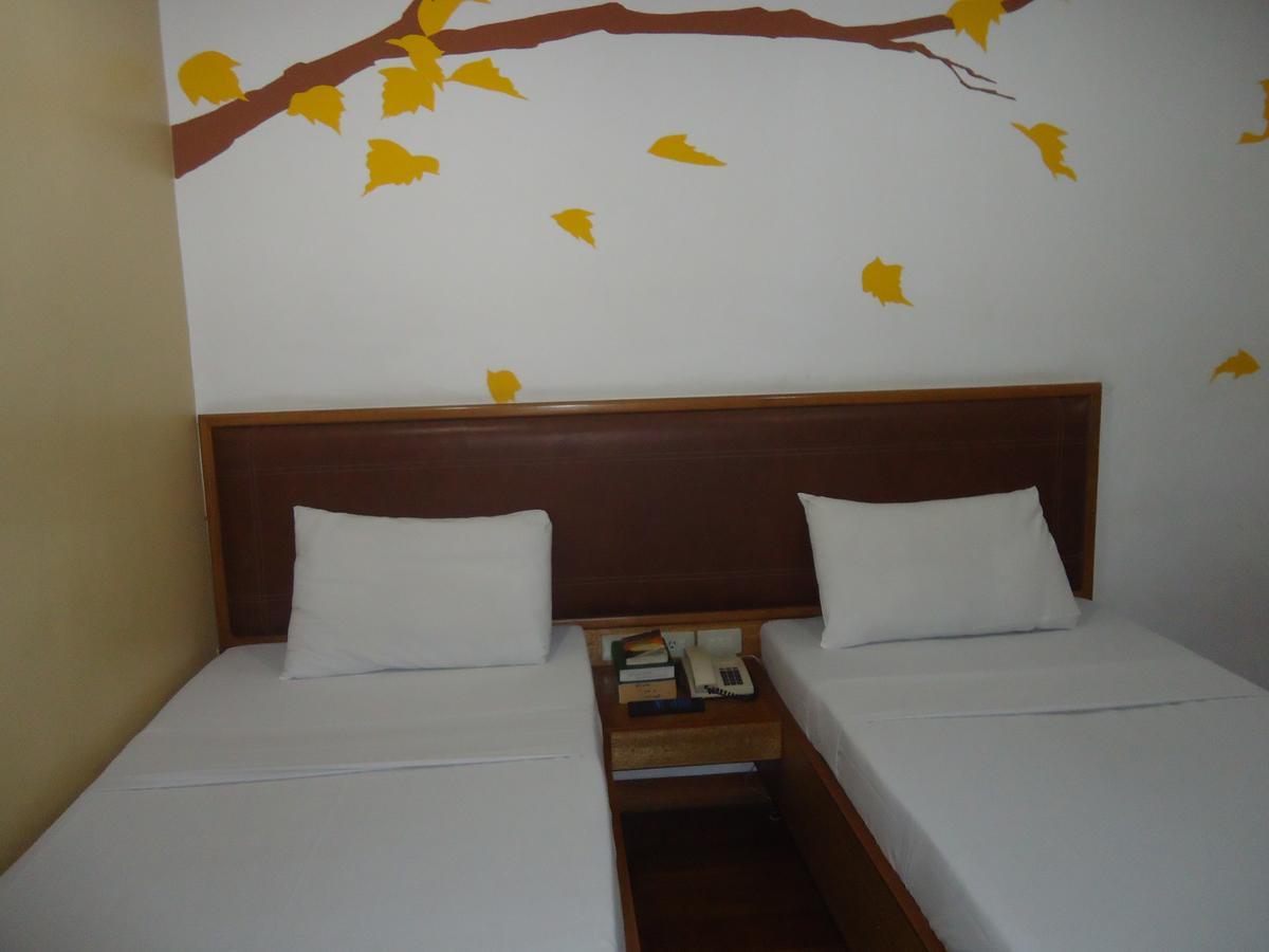 Park Bed And Breakfast Hotel Pasay Exterior photo